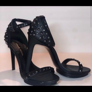 Beautiful black sandals heels worn once